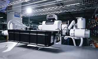 初のプロトタイプ完成、生産ラインの検証とデバッグ